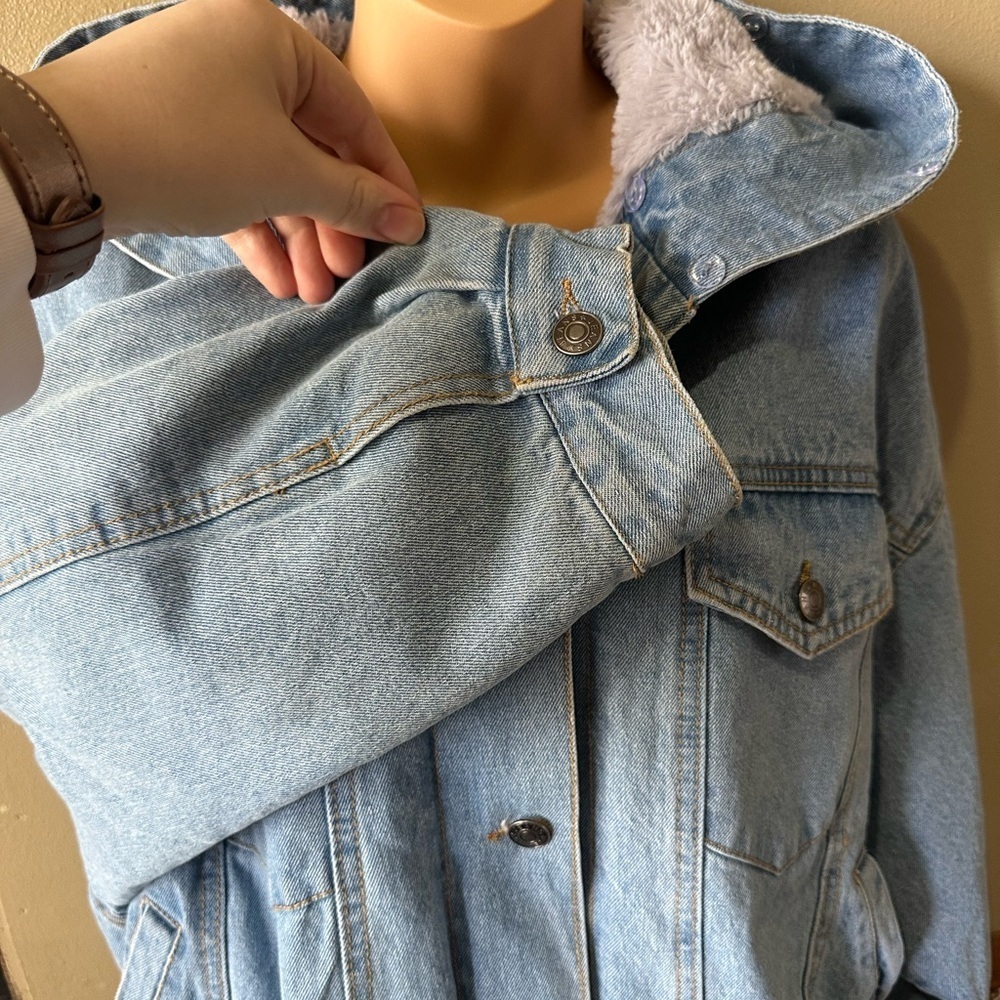 Ci Sono Women’s Medium Cropped Denim Jean Bomber Jacket with Fur Lining and Hood - Picture 8 of 13